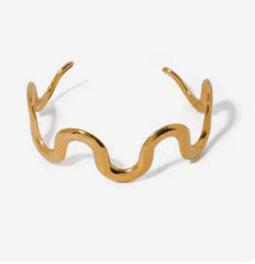 Wavy Choker
